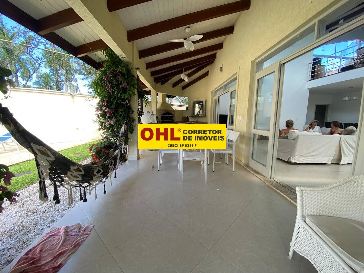 CASA NO  GUARUJA    Av. Manoel Nascimento Júnior