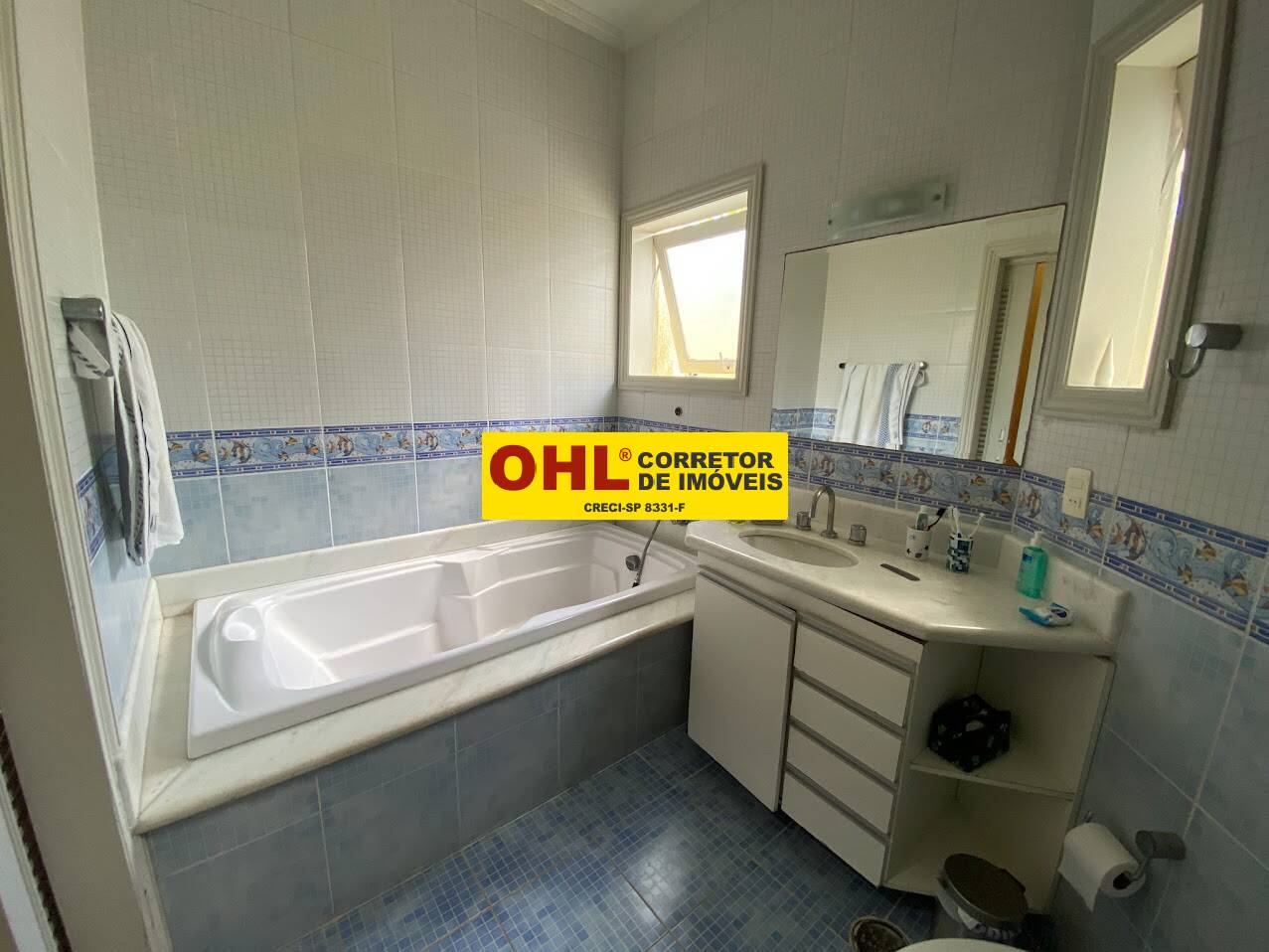 CASA NO  GUARUJA    Av. Manoel Nascimento Júnior