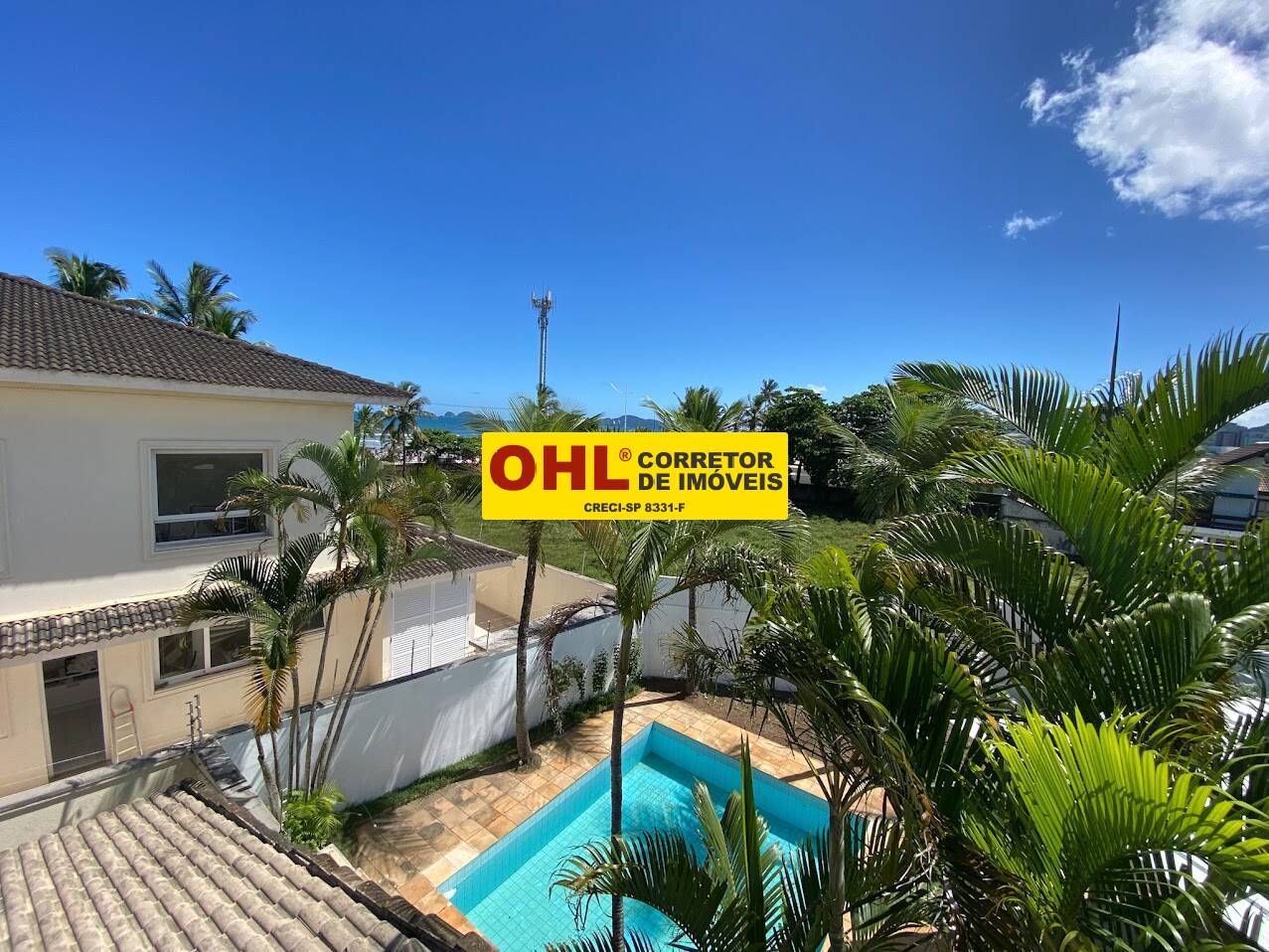 CASA NO  GUARUJA    Av. Manoel Nascimento Júnior