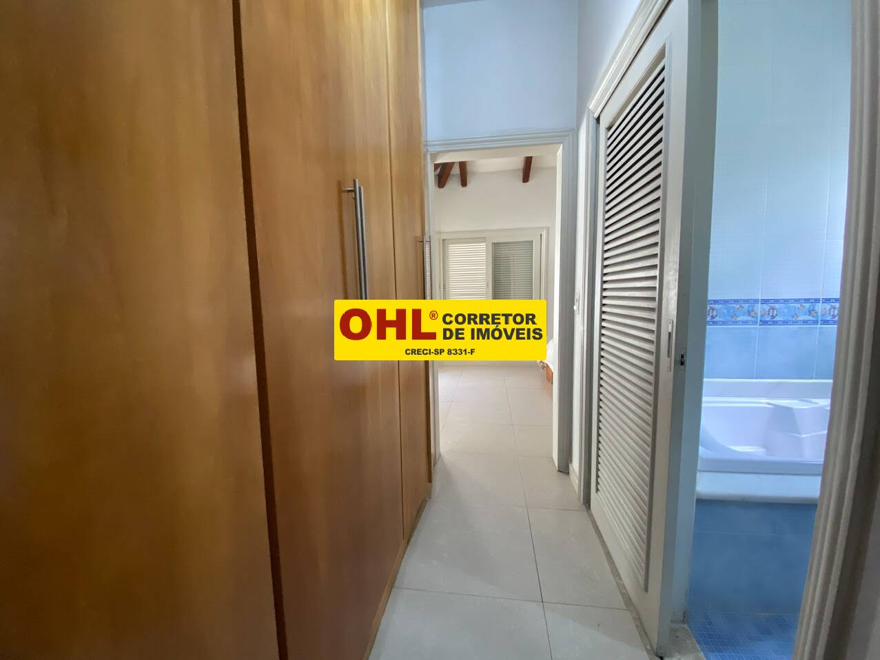 CASA NO  GUARUJA    Av. Manoel Nascimento Júnior