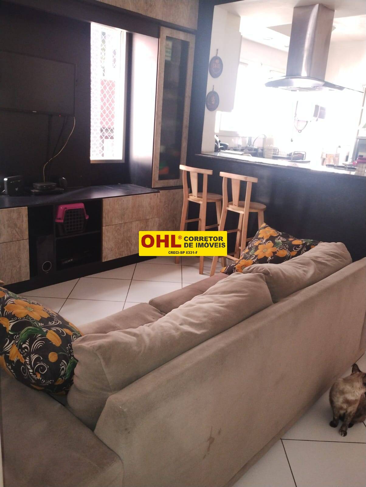 APARTAMENTO   COM SUITE  VAGA DE GARAGEM  COLETIVA