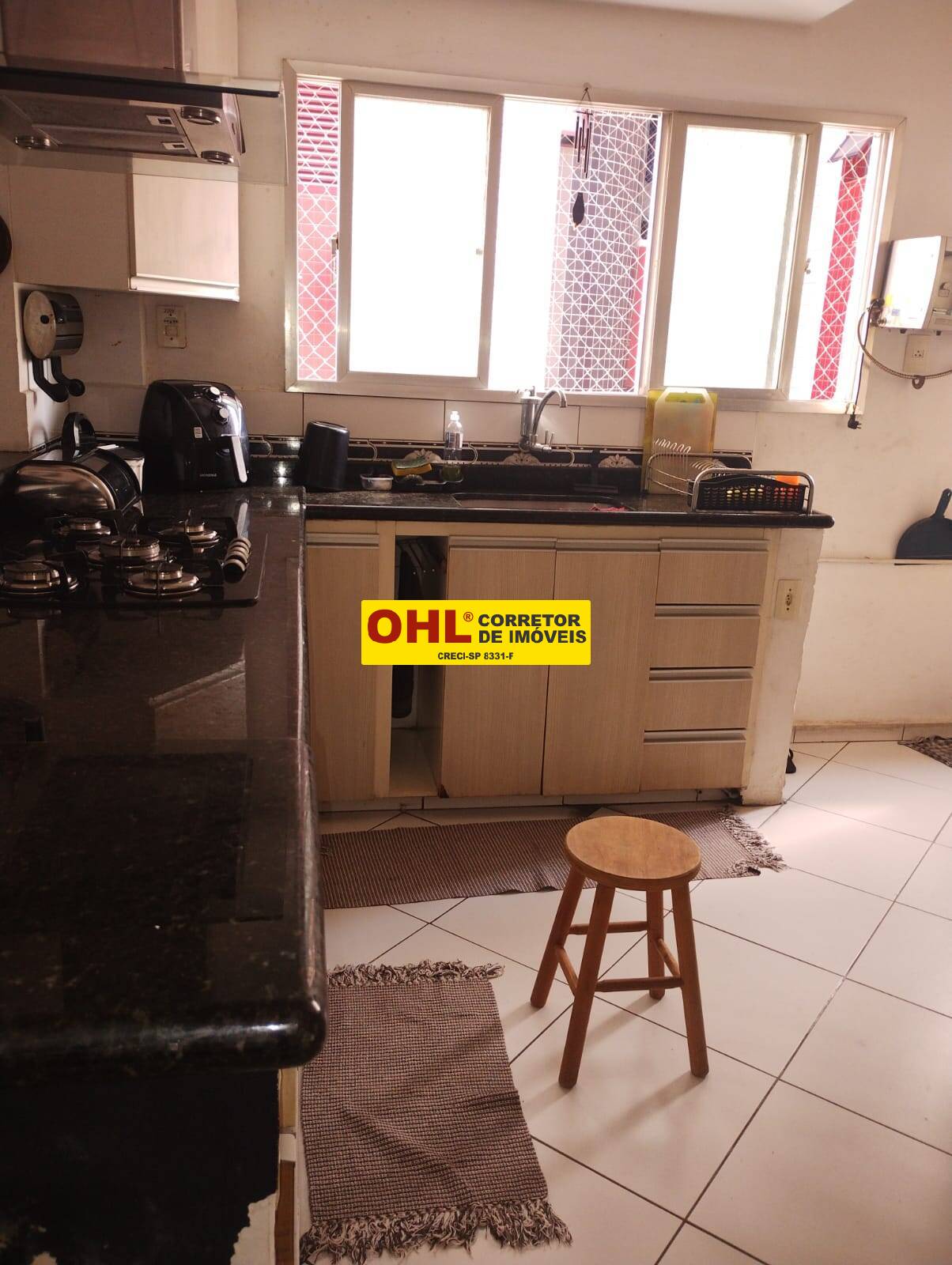 APARTAMENTO   COM SUITE  VAGA DE GARAGEM  COLETIVA