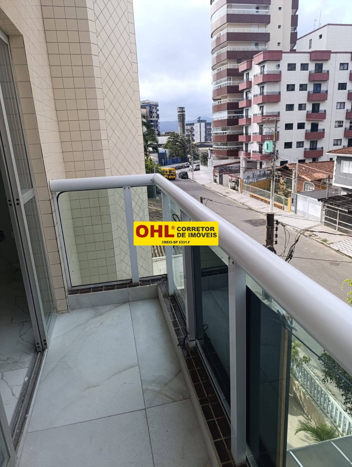APARTAMENTO COM UMA SUÍTE