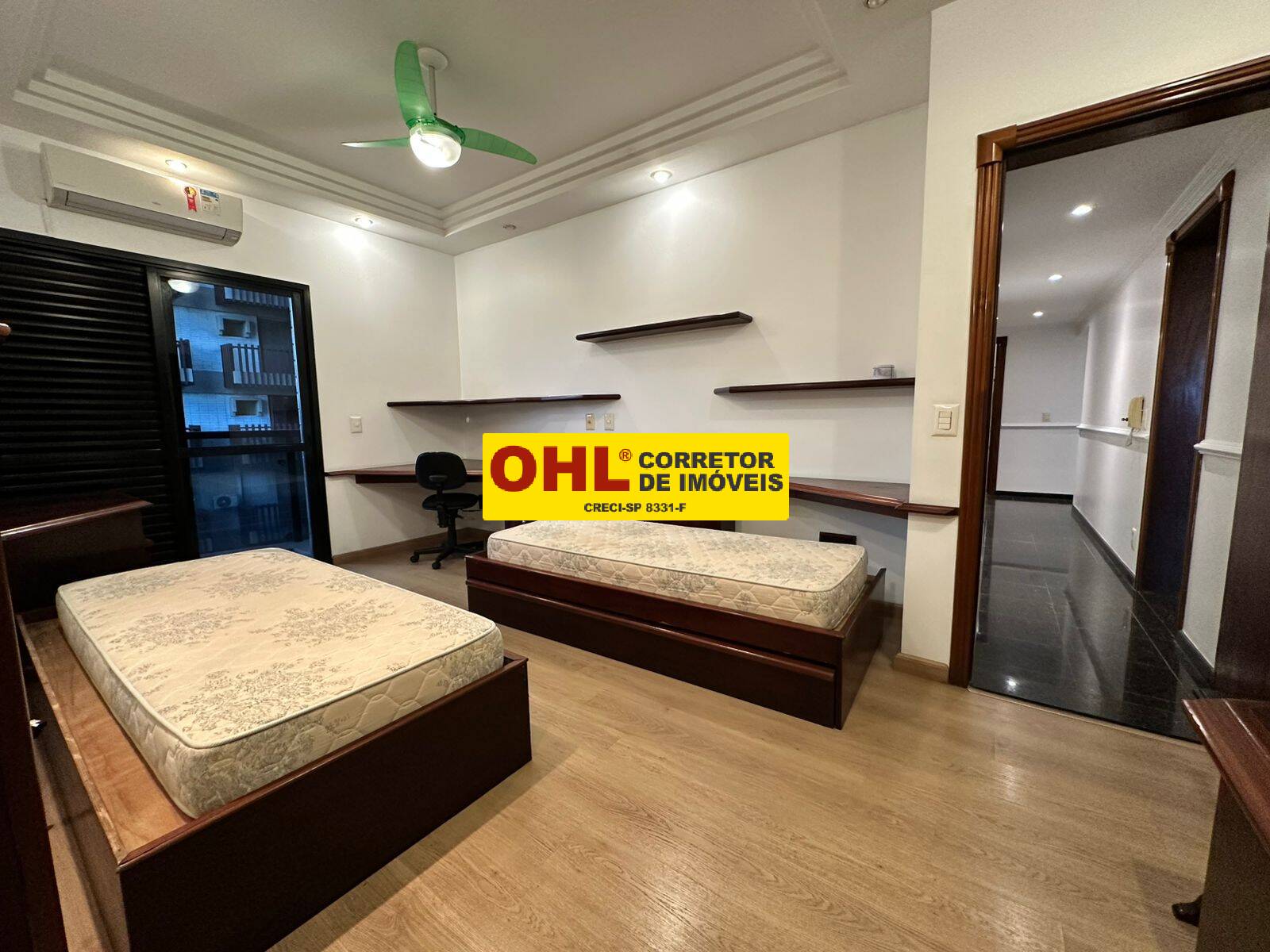 APARTAMENTO  3 SUÍTES COM SACADA VISTA AO MAR