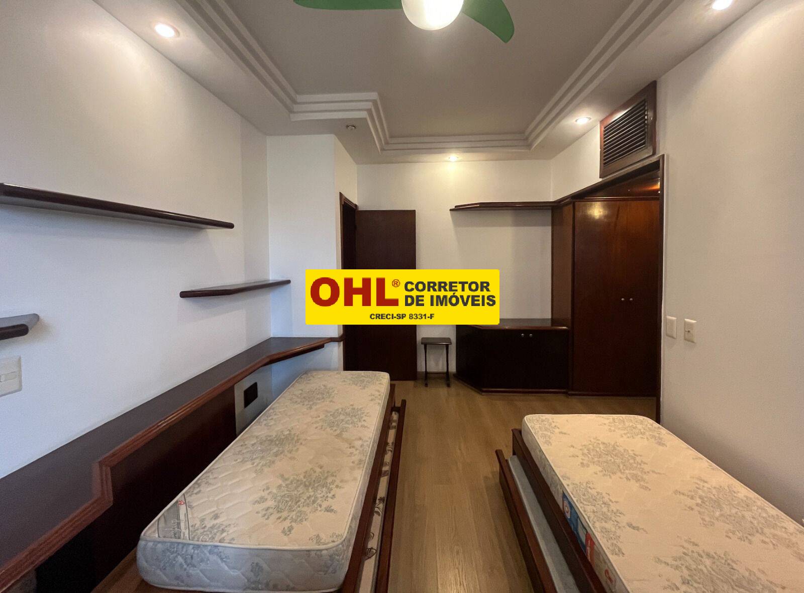 APARTAMENTO  3 SUÍTES COM SACADA VISTA AO MAR