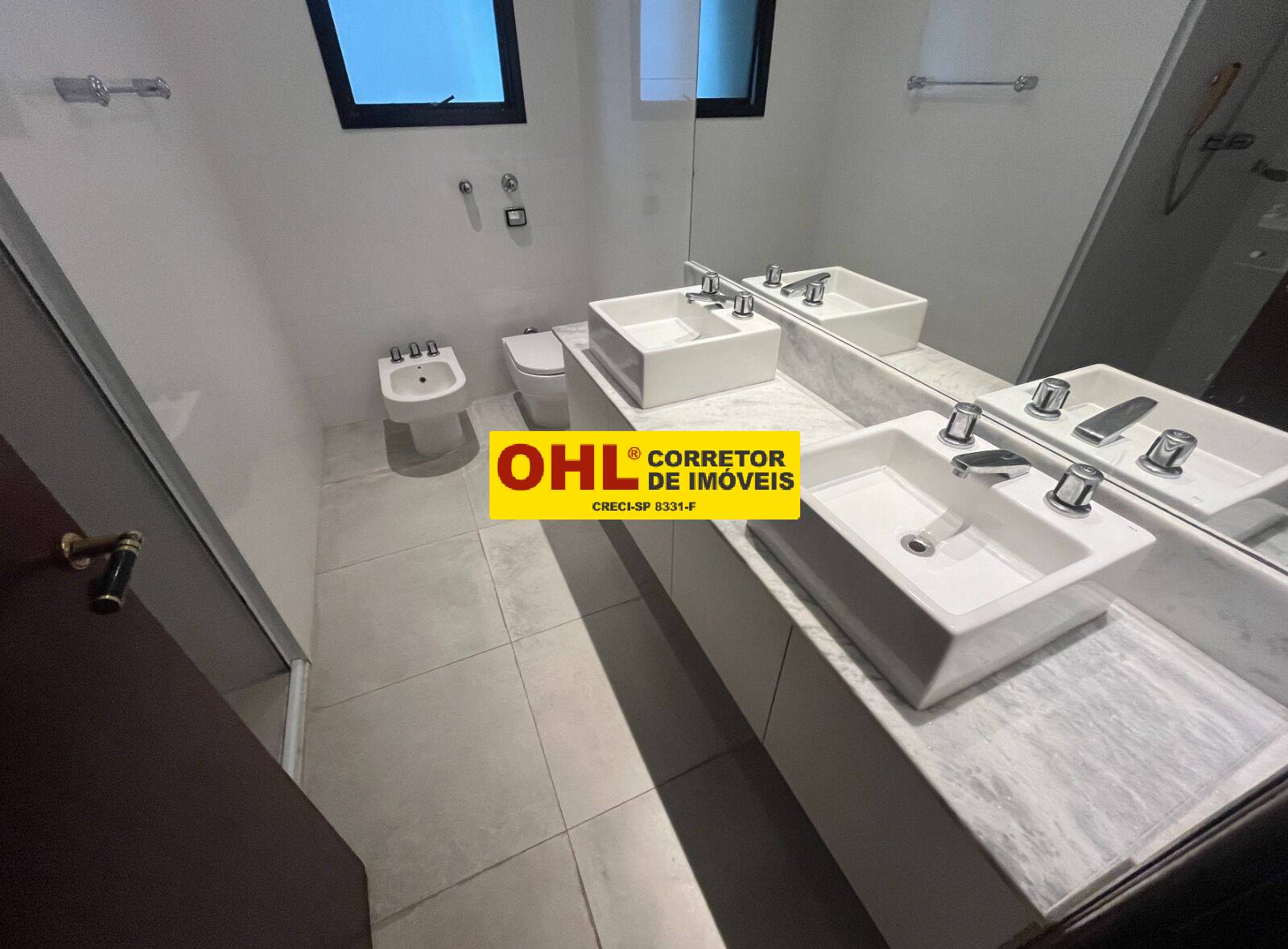APARTAMENTO  3 SUÍTES COM SACADA VISTA AO MAR