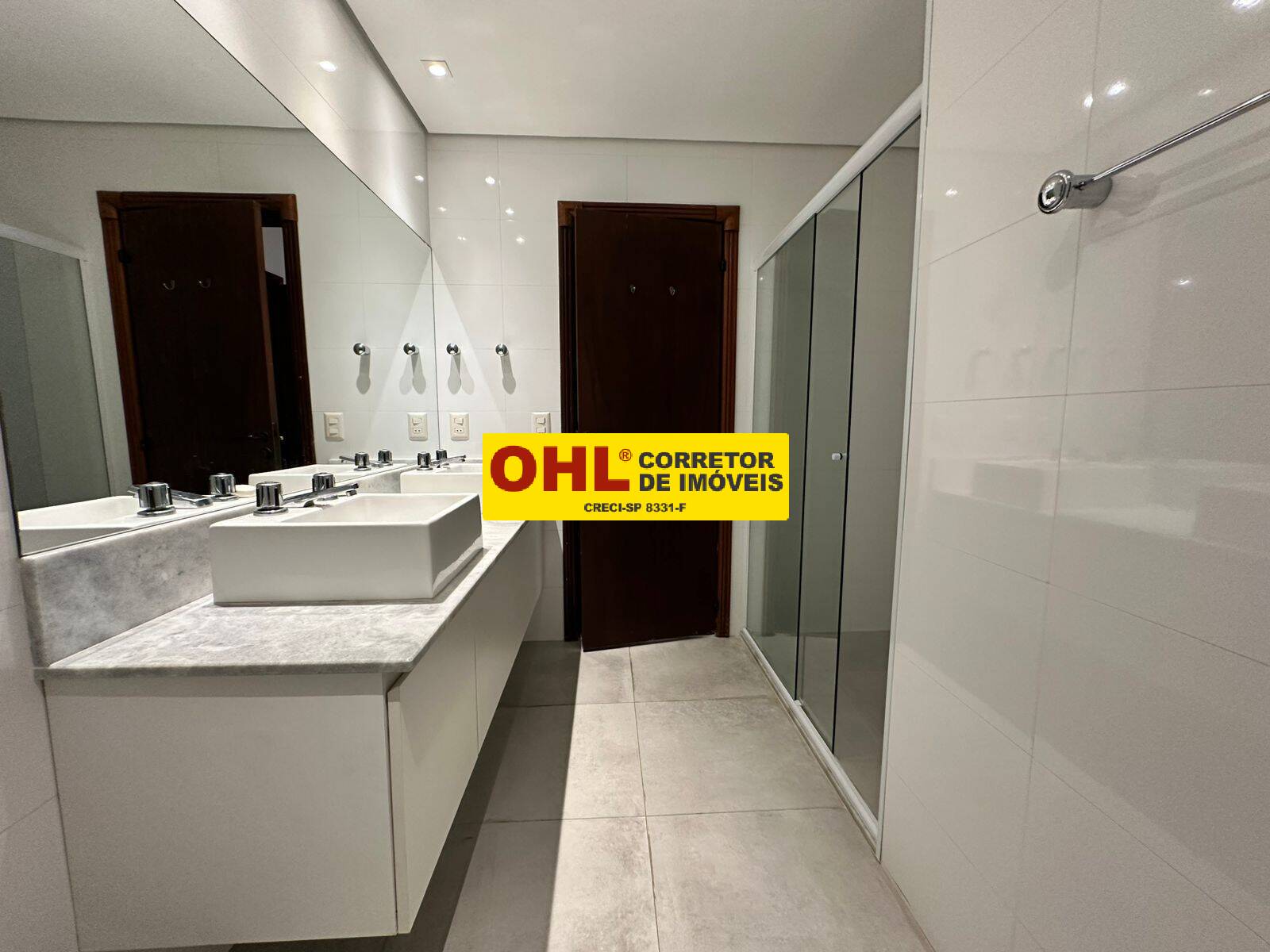 APARTAMENTO  3 SUÍTES COM SACADA VISTA AO MAR