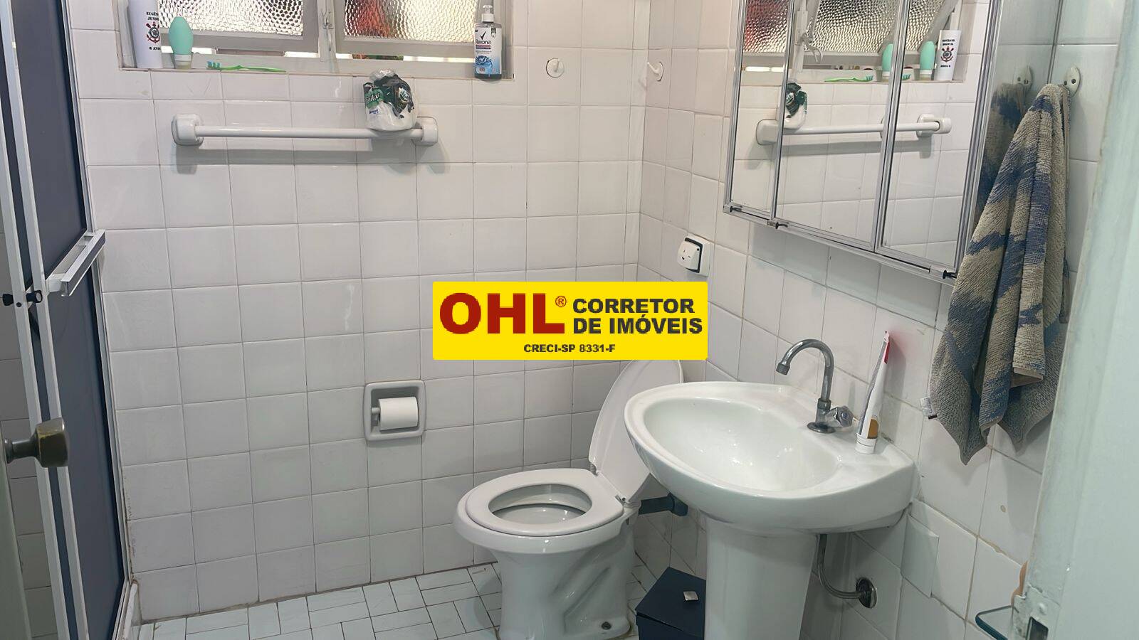 APARTAMENTO  COM DUAS ENTRADAS