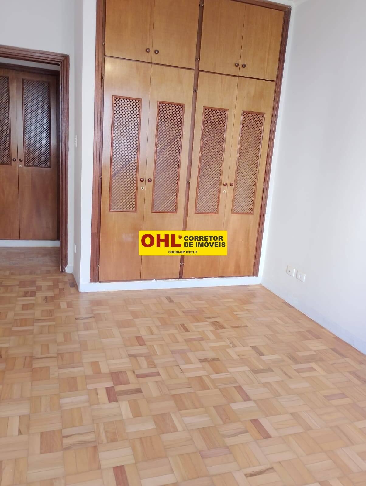 APARTAMENTO   DE FRENTE PARA   RUA