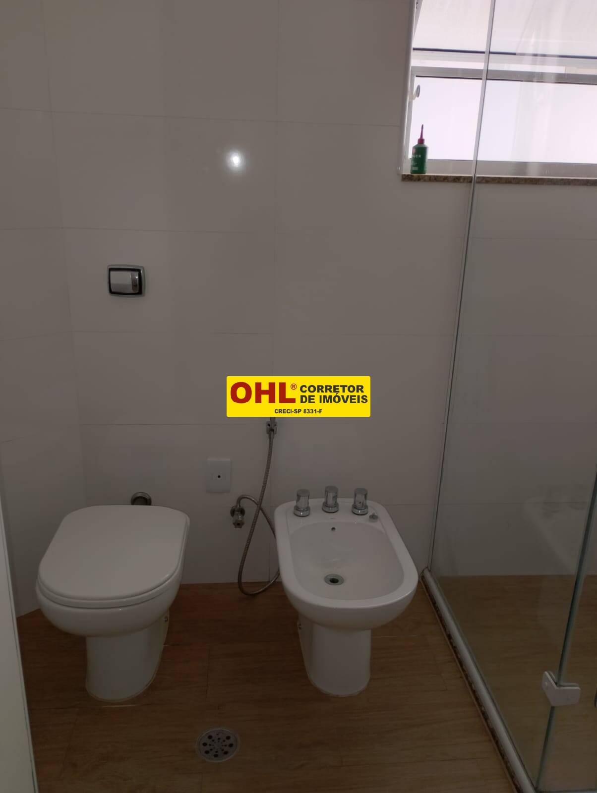 APARTAMENTO   DE FRENTE PARA   RUA