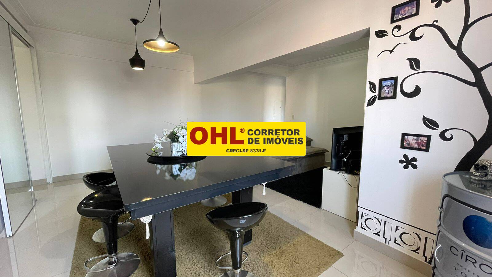 APARTAMENTO  LINDO COM SUITE