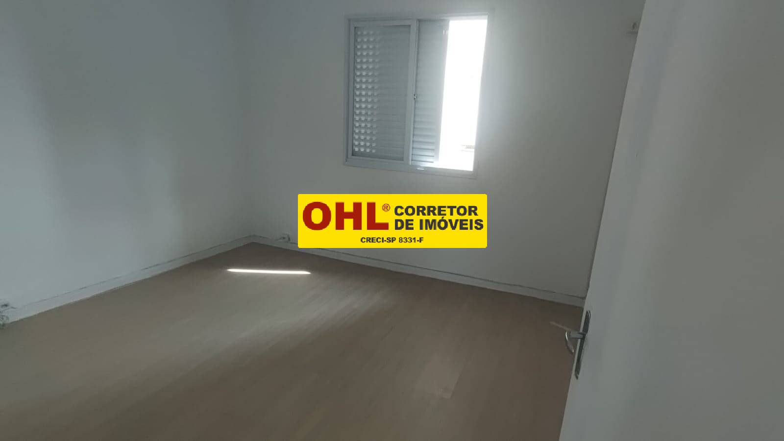 APARTAMENTO PREDIO COM 3 ANDARES