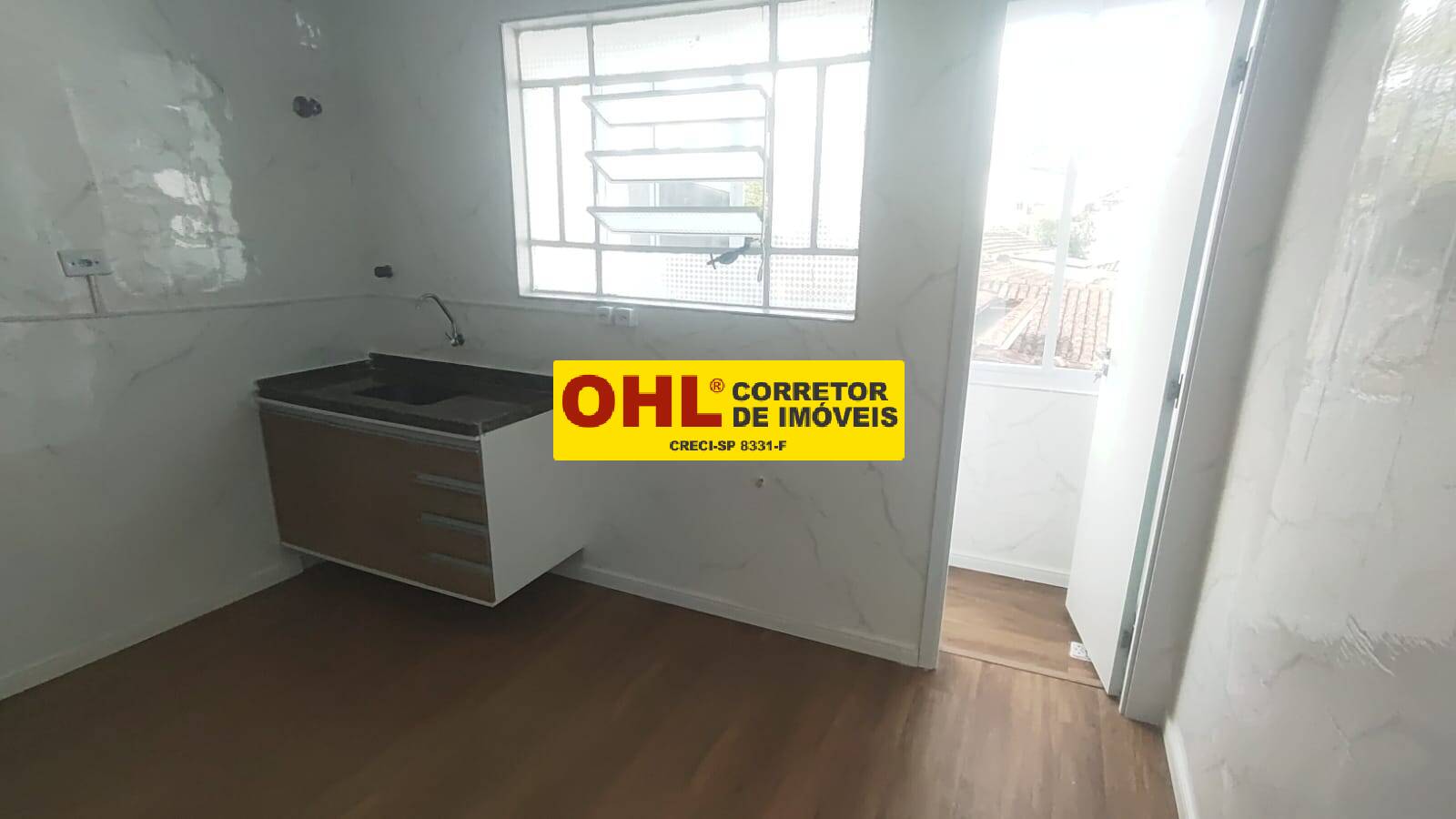 APARTAMENTO PREDIO COM 3 ANDARES