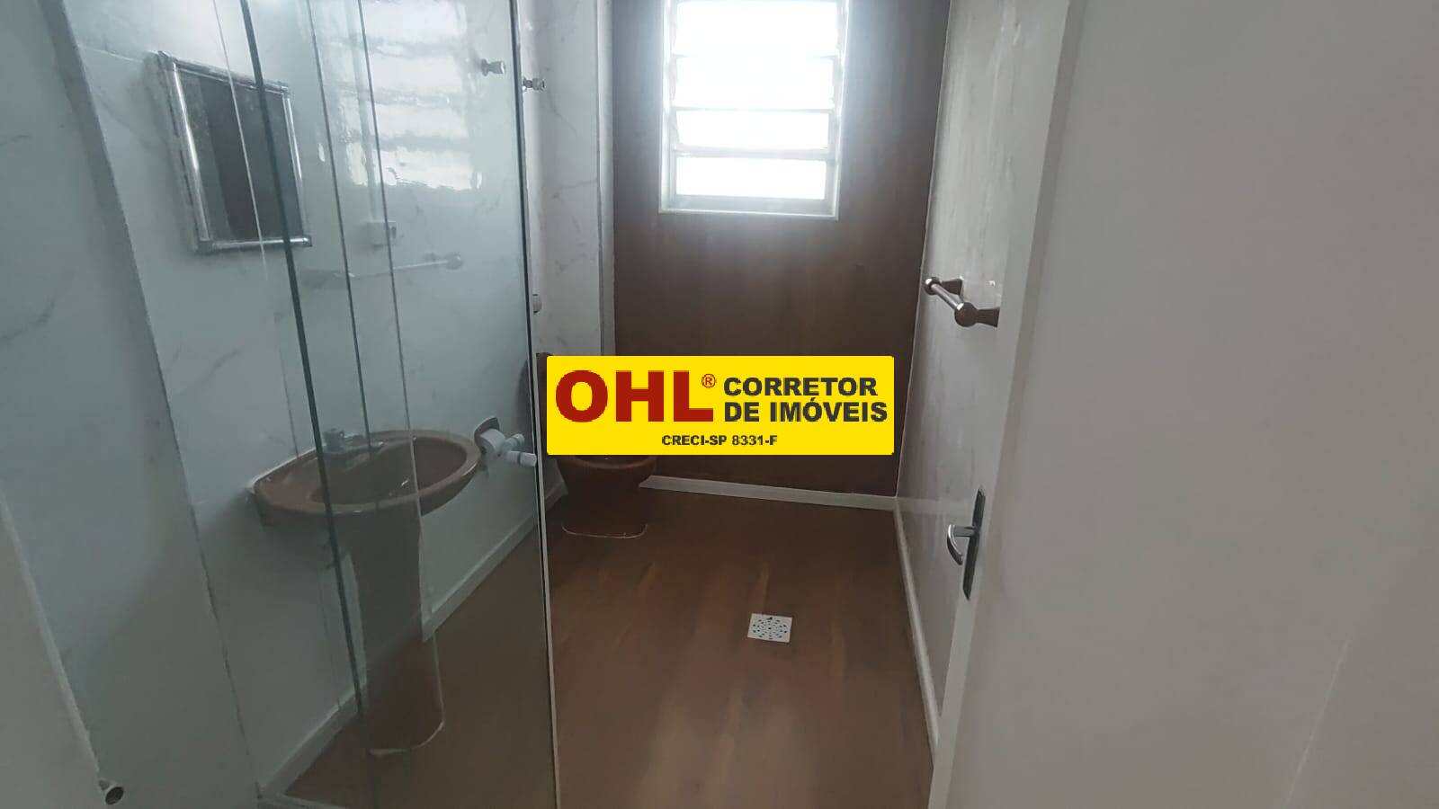 APARTAMENTO PREDIO COM 3 ANDARES
