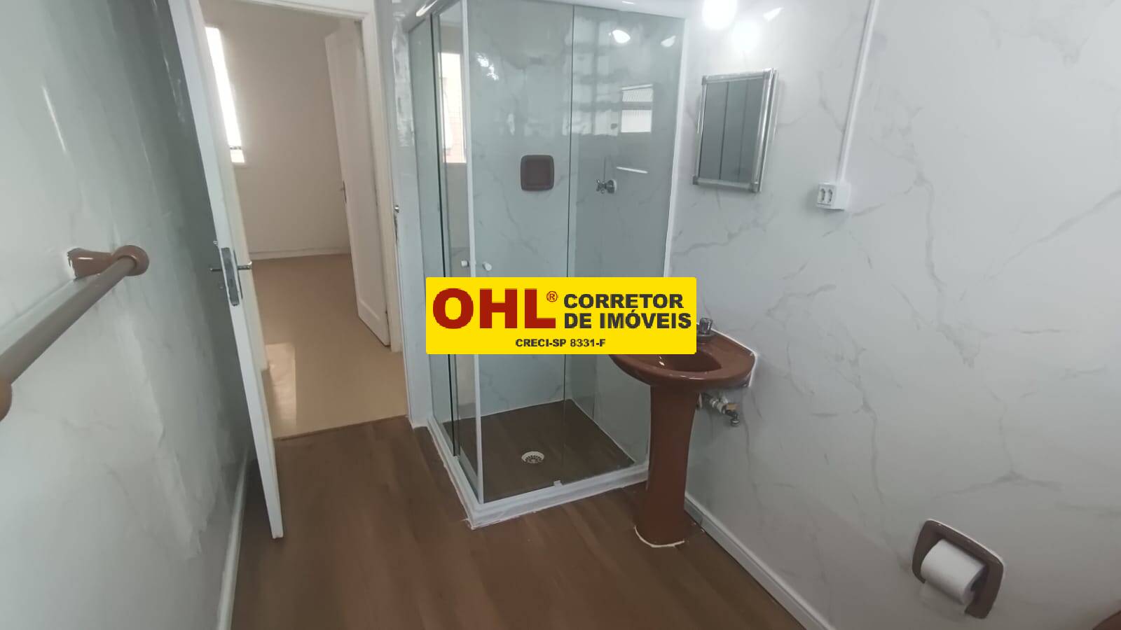 APARTAMENTO PREDIO COM 3 ANDARES